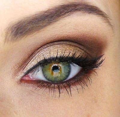 Smaragdově zelené líčení